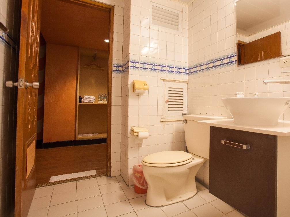 Chiayi Crown Hotel Экстерьер фото