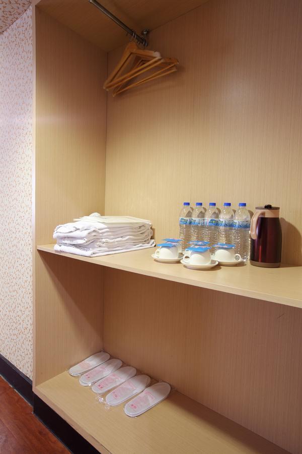 Chiayi Crown Hotel Экстерьер фото