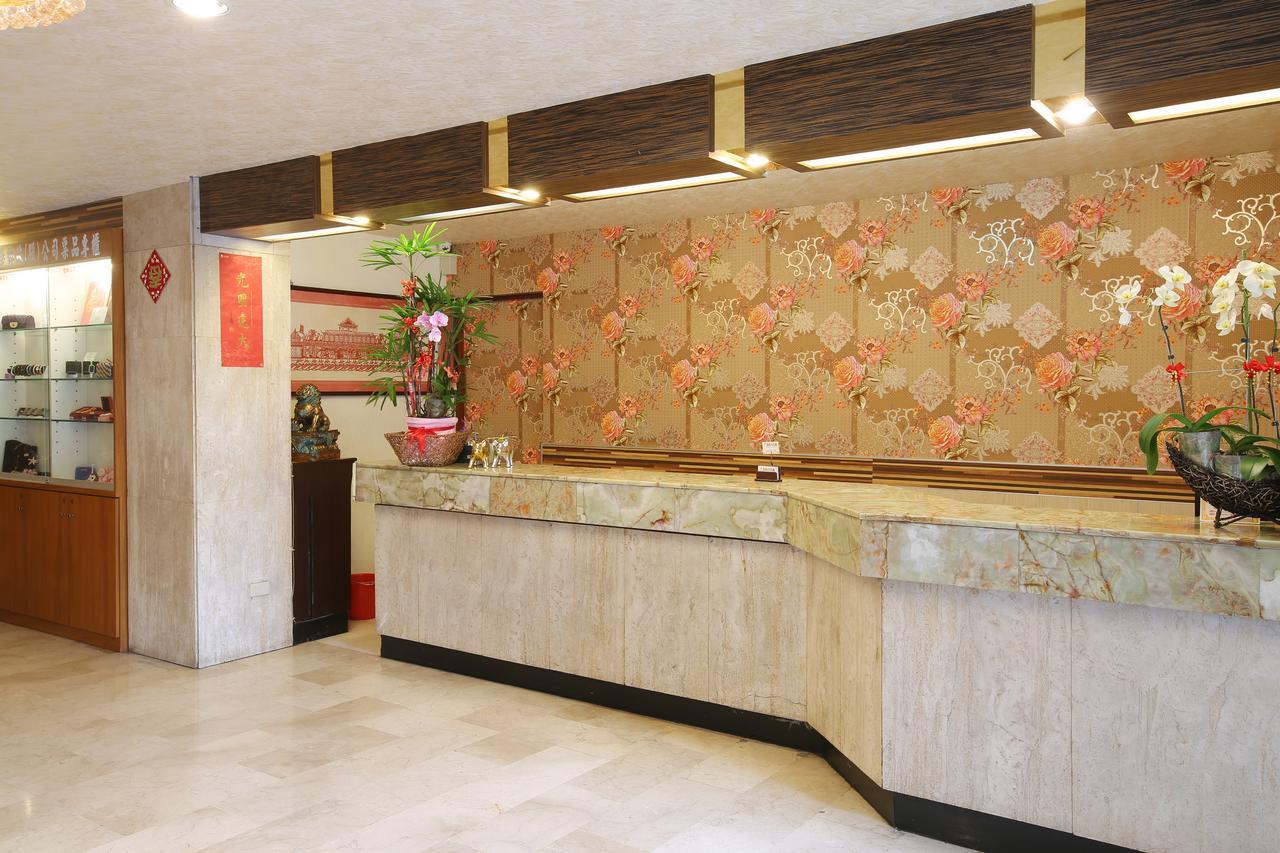 Chiayi Crown Hotel Экстерьер фото