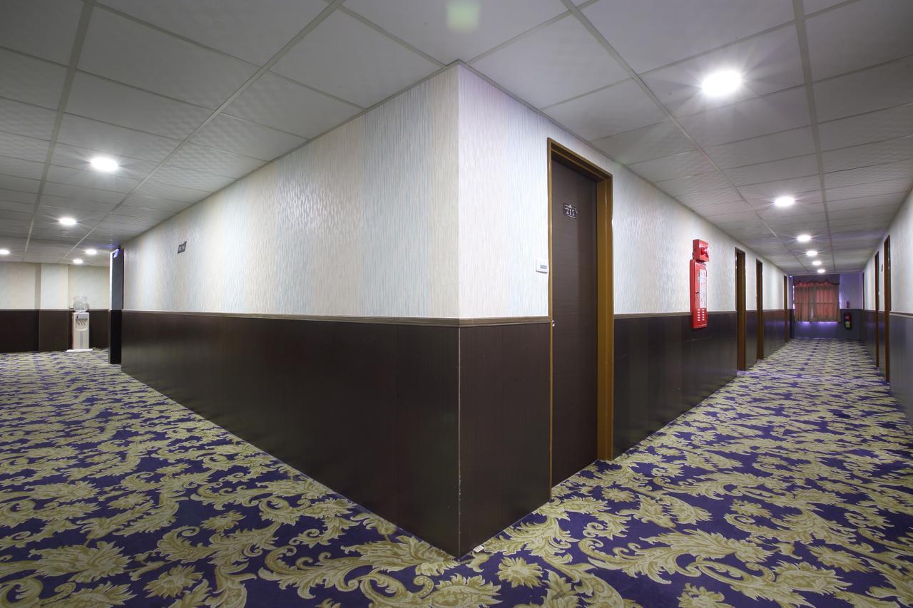Chiayi Crown Hotel Экстерьер фото