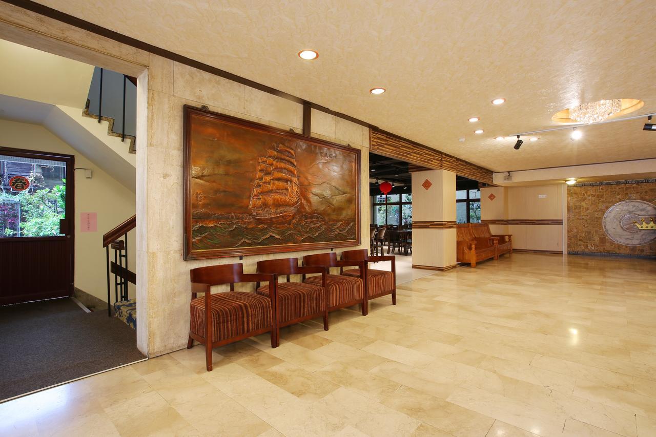 Chiayi Crown Hotel Экстерьер фото