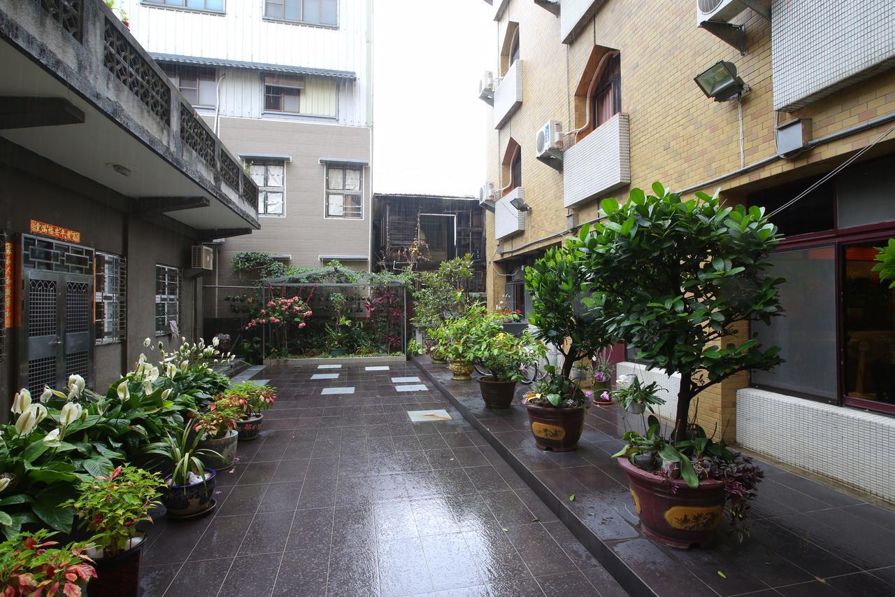 Chiayi Crown Hotel Экстерьер фото
