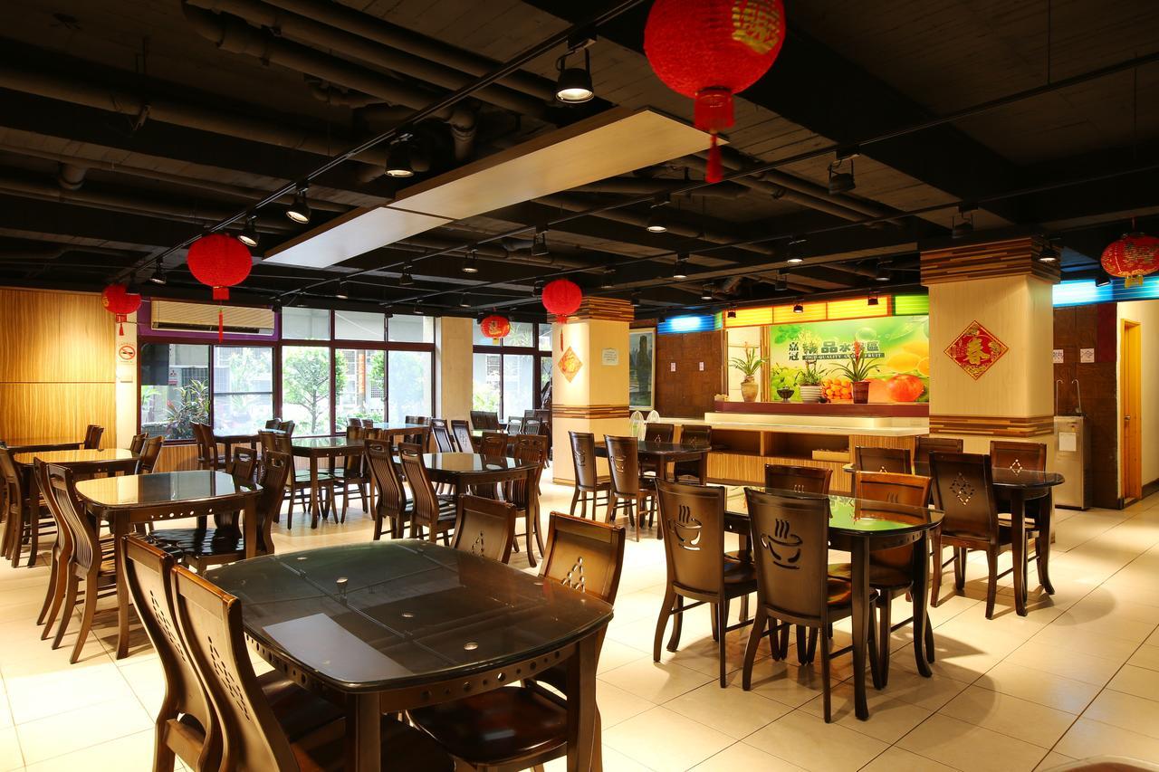 Chiayi Crown Hotel Экстерьер фото